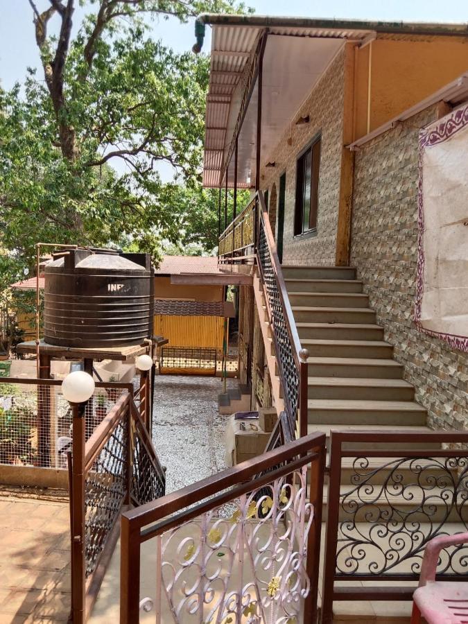 Hotel New Alpha House Matheran Exterior foto